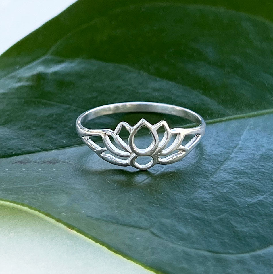 Lotus Ring | Gold rings fashion, Lotus ring, Gold ring designs